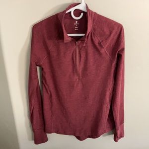 Sporty long sleeve shirt